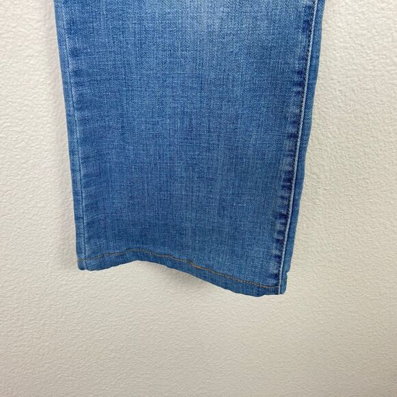 Levi's Women's Classic Bootcut Jeans Size 12 Blue Med Wash Stretch Inseam 26.5" - Picture 2 of 7